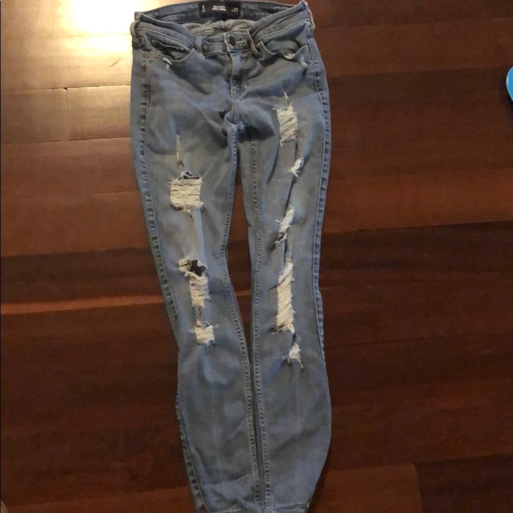Ripped skinny jeans